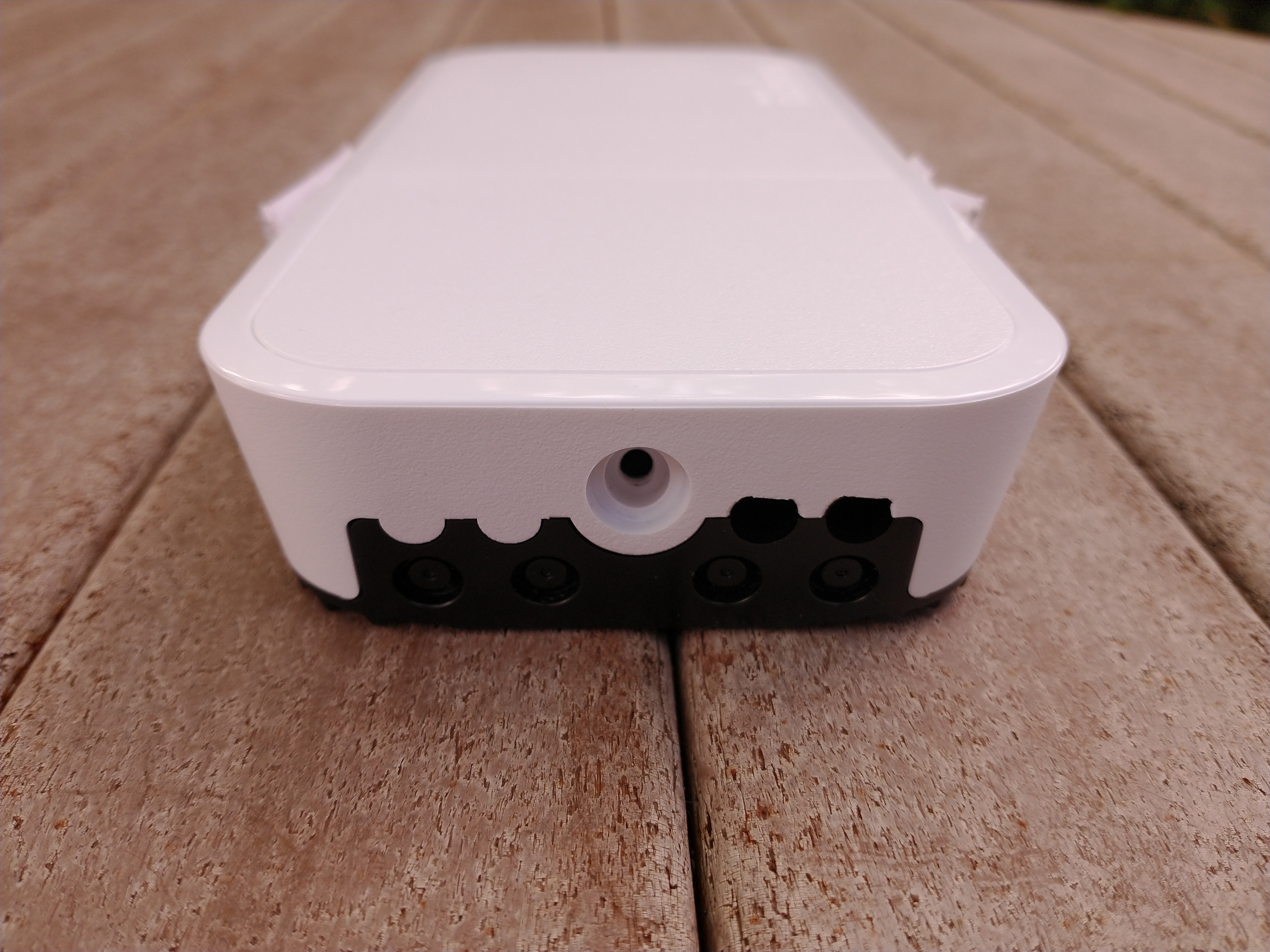 Bottom view of the wAP ac LTE6